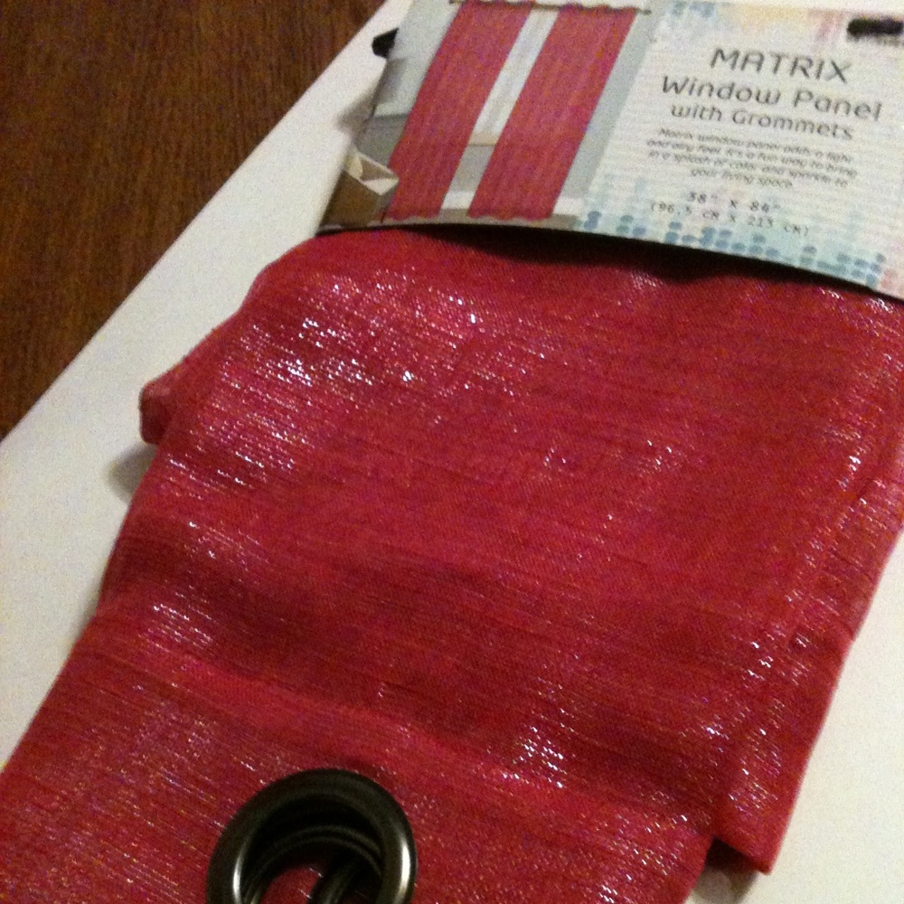 New 1 Fushia Matrix Window Panel with Grommets